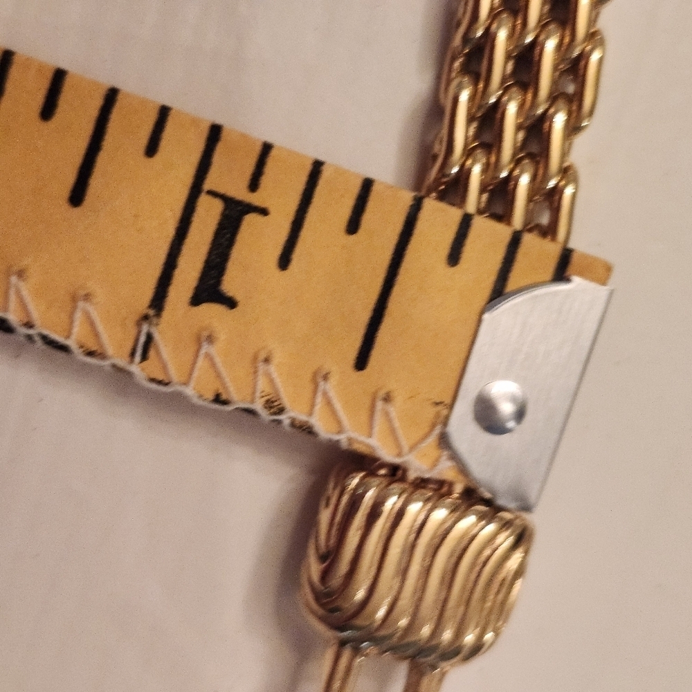 Monet Signed Goldtone Ladies Chain Necklace - Picture 5 of 6